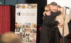 julia1_250x154_crop_478b24840a