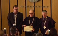 vlcsnap-2019-10-11-12h14m34s195_250x154_crop_478b24840a