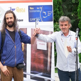 027_280x280_crop_478b24840a