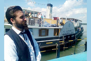 photo-5_300x200_crop_478b24840a