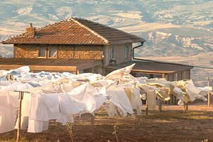 7560-jajda-poster_300x200_crop_478b24840a