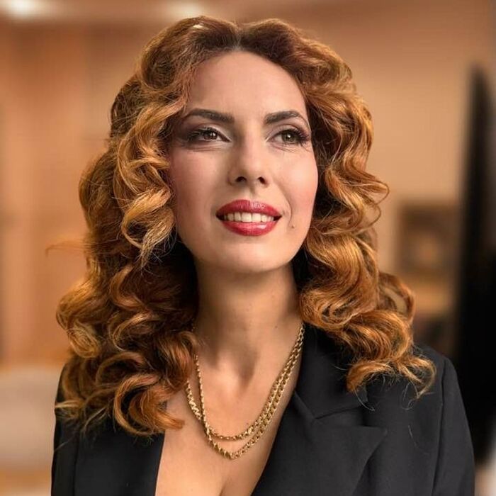 efemia-fard-fb_700x700_crop_478b24840a