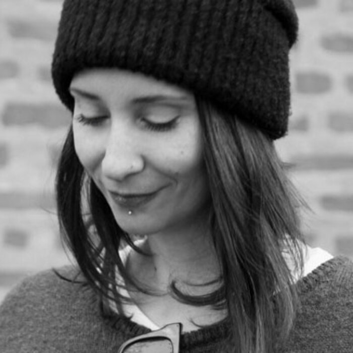 untitled-1_700x700_crop_478b24840a