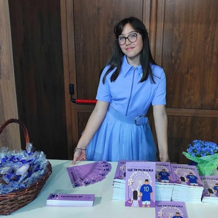 uchenichka-ot-vraca-v-azbuki_700x700_crop_478b24840a