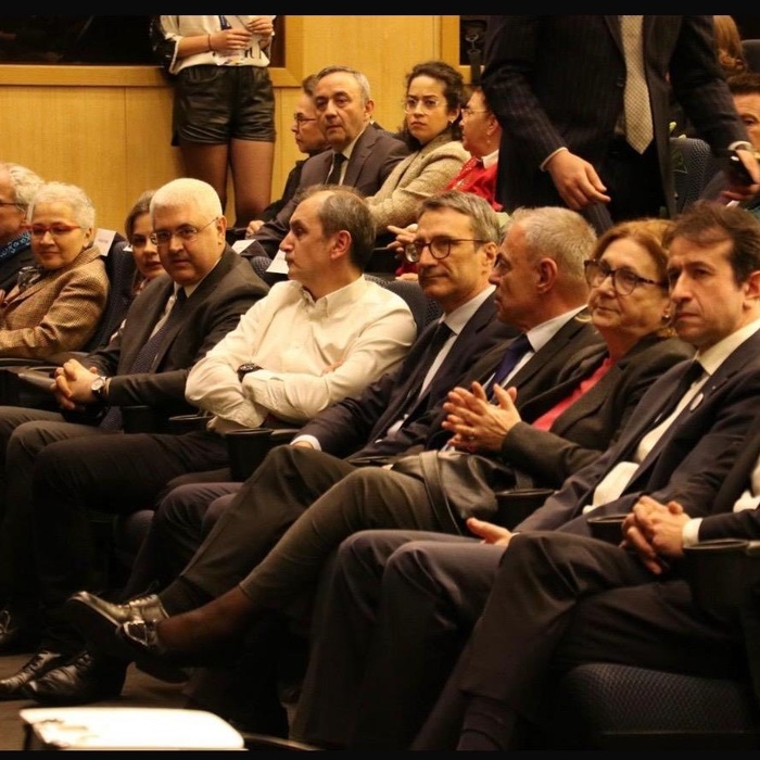 001-novinata-bg_700x700_crop_478b24840a