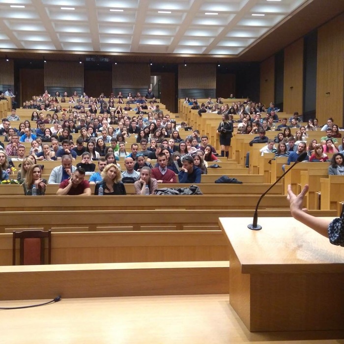 img-3707_700x700_crop_478b24840a