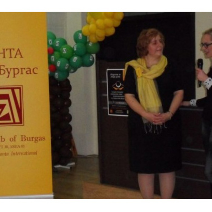 iva_700x700_crop_478b24840a