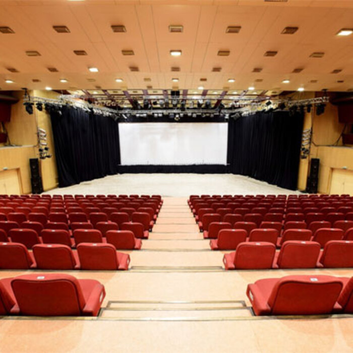 kino-lumier_700x700_crop_478b24840a