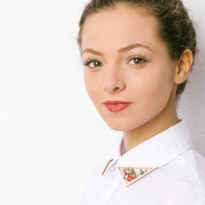 photo-1_700x700_crop_478b24840a