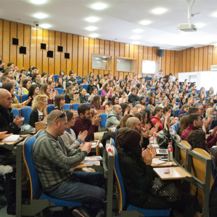 reklamna-akademia_700x700_crop_478b24840a