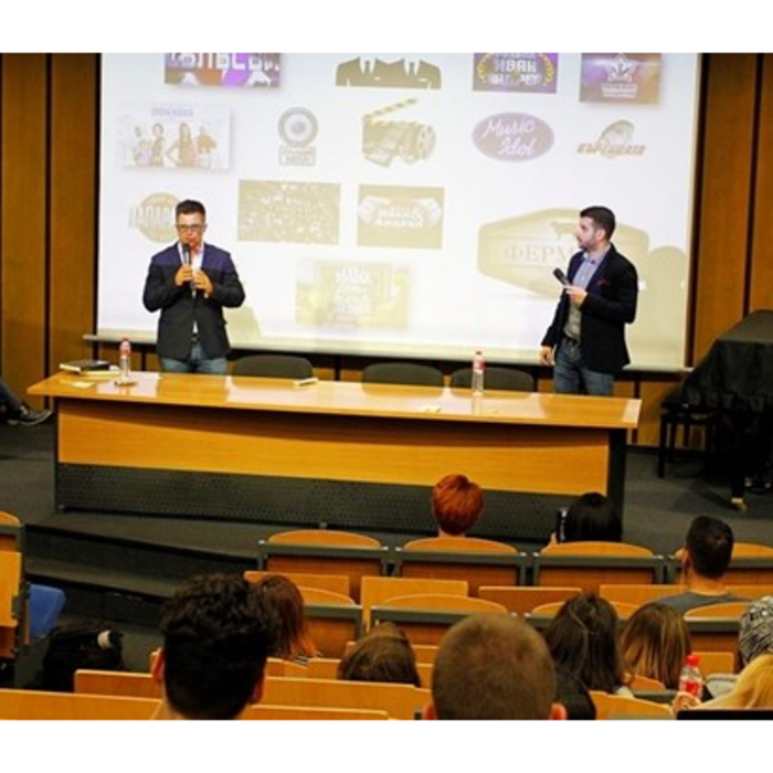 seminar_700x700_crop_478b24840a