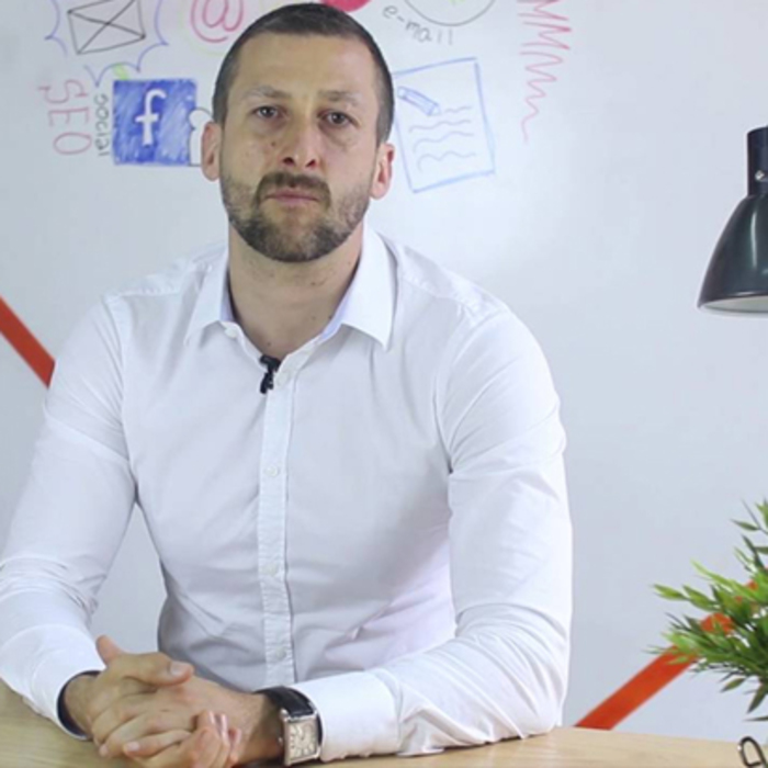 georgi-malcev-you-tube_700x700_crop_478b24840a