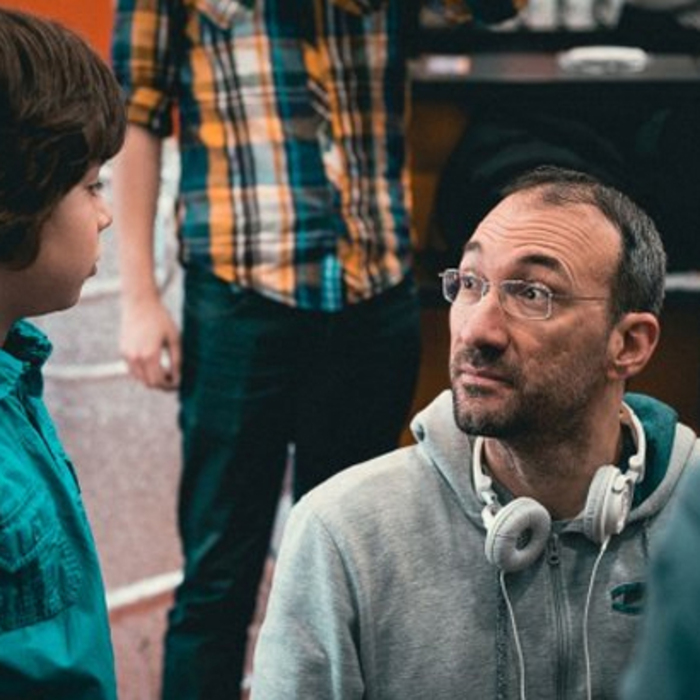 kinoto-trqbwa-da-se-oburne_700x700_crop_478b24840a