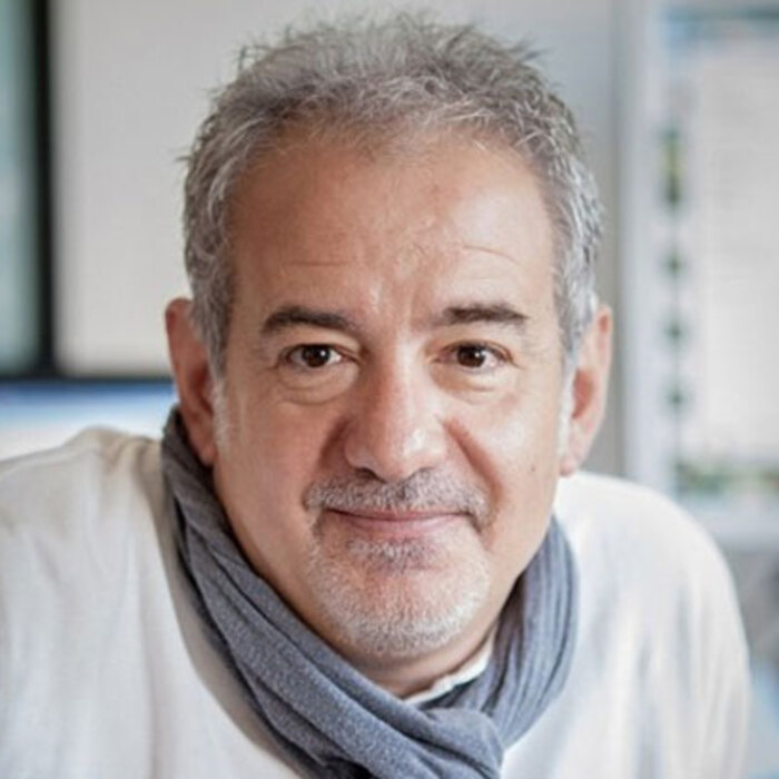 stefan-komandarev-24-chasa_700x700_crop_478b24840a