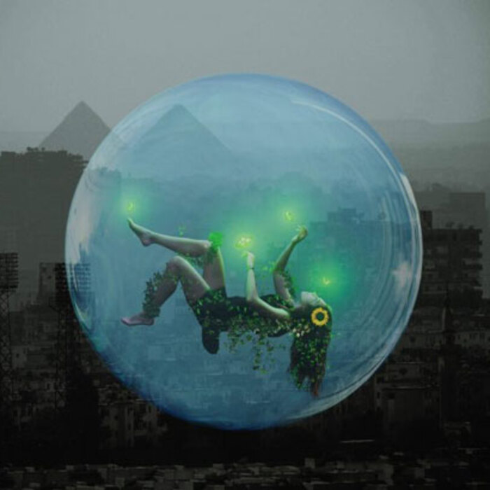 izlojba-krehko-ravnovesie-sp-mika_700x700_crop_478b24840a