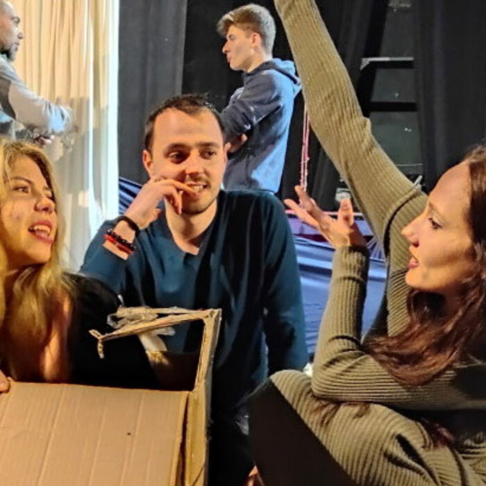 spektakul-za-dvama_700x700_crop_478b24840a