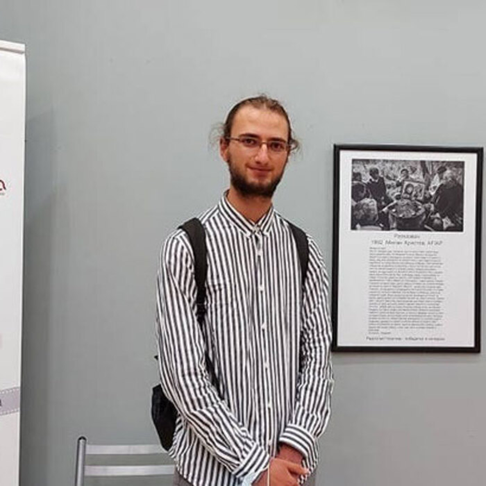 izlojba-s-fotosi_700x700_crop_478b24840a