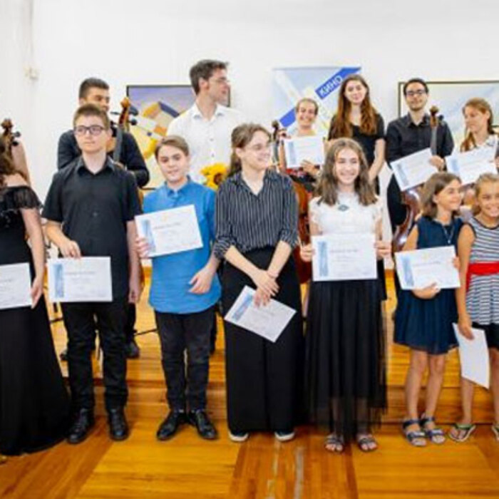 lqtna-akademiq_700x700_crop_478b24840a