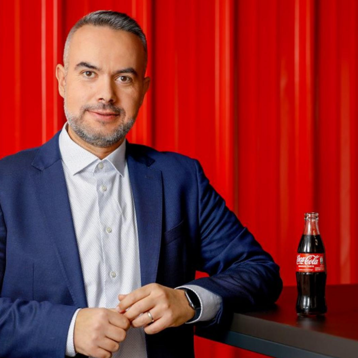 coca-cola_700x700_crop_478b24840a