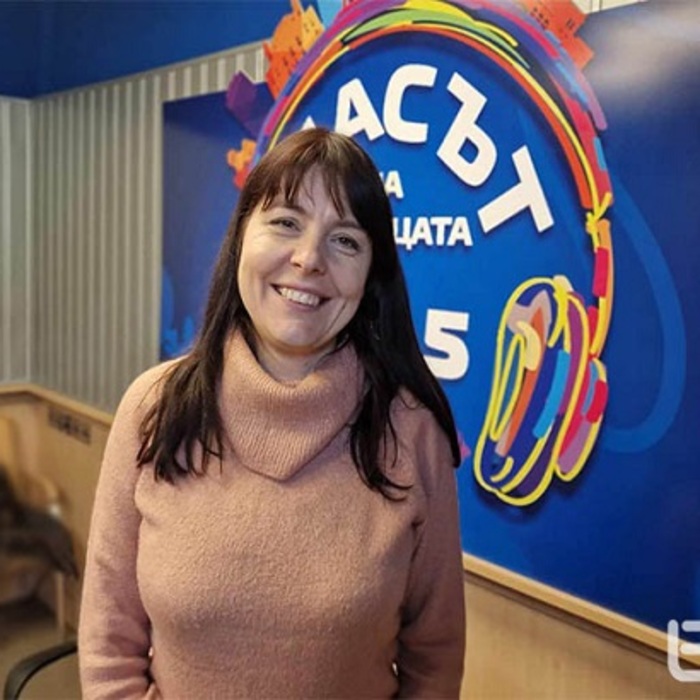 018-maria-averina-bnr_700x700_crop_478b24840a