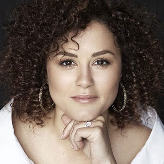 adriana-giuzeleva-hinews_700x700_crop_478b24840a