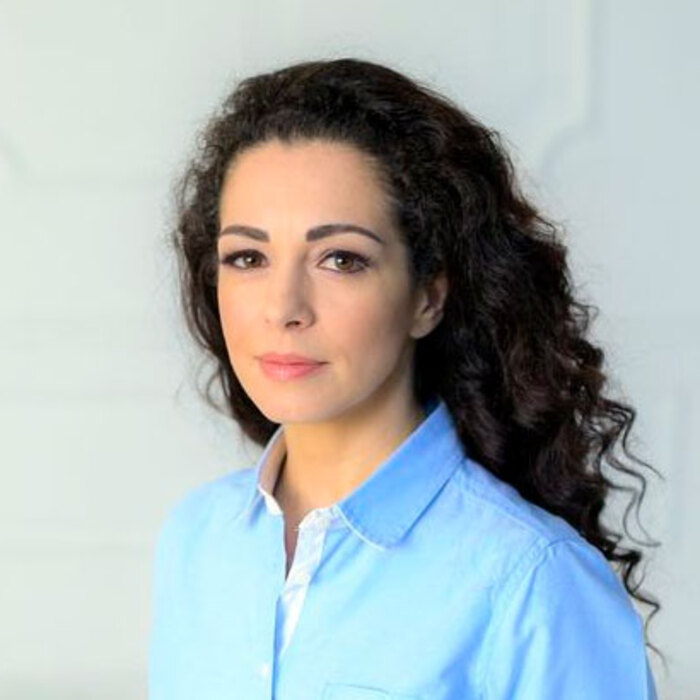 elena-petrova-ploshtat-slaveikov_700x700_crop_478b24840a