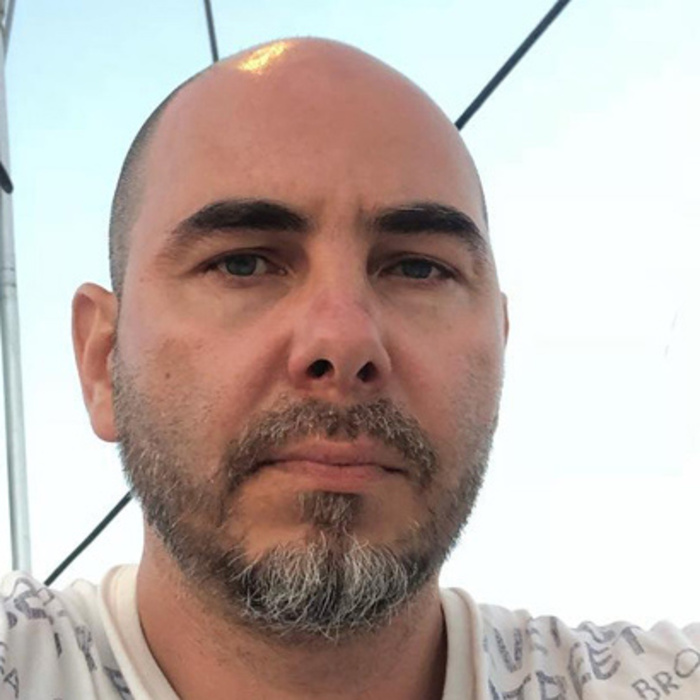 georgi-kostov-dunavmost-com_700x700_crop_478b24840a