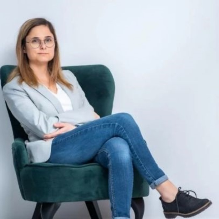 kristiana-cheshmedjieva-alumni-economic-bg_700x700_crop_478b24840a