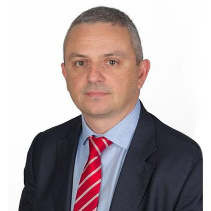 stamen-bankovski-karieri_700x700_crop_478b24840a