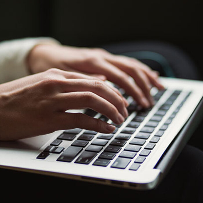 computer-4_700x700_crop_478b24840a