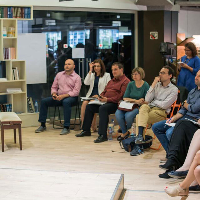 innovation-academy-7-1_700x700_crop_478b24840a