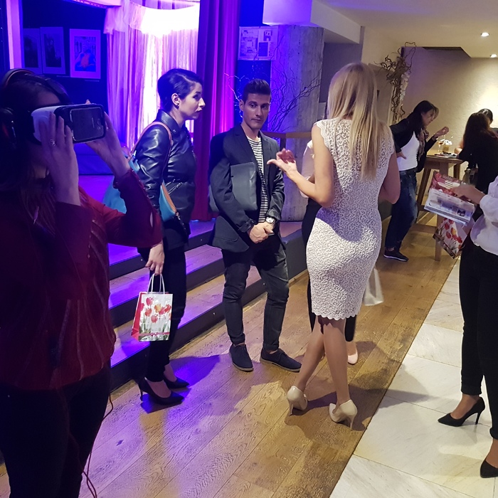 20170927-201724_700x700_crop_478b24840a