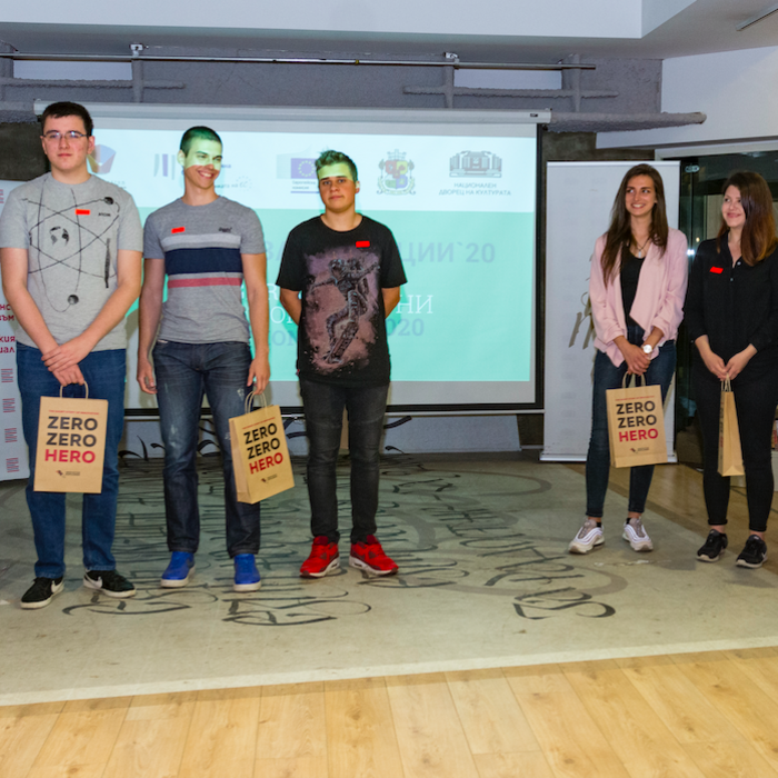 screen-shot-2020-06-07-at-10-18-05_700x700_crop_478b24840a