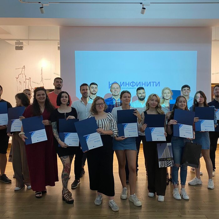 293226605-715701796399853-4471474827648082725-n_700x700_crop_478b24840a