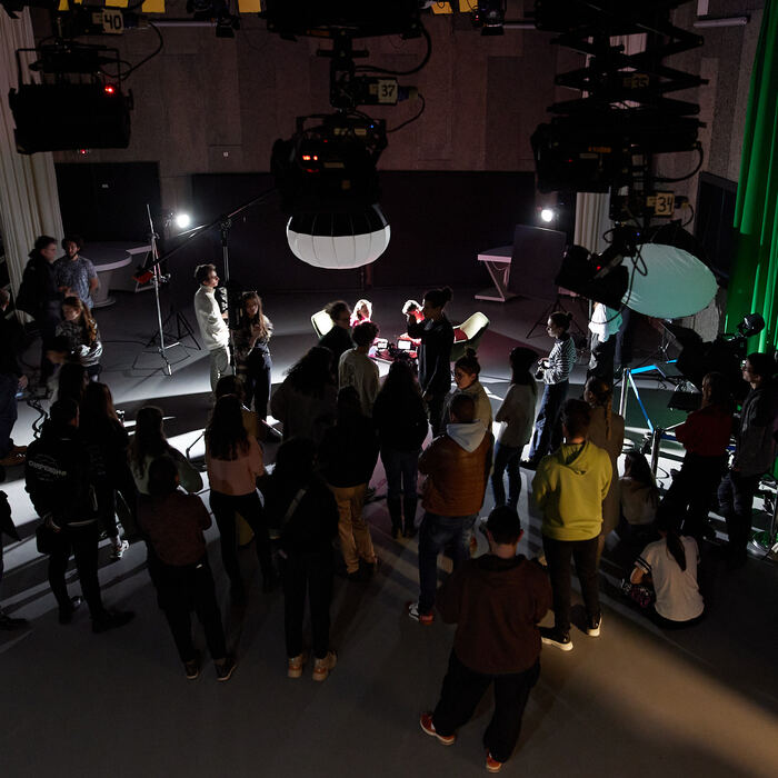 2023-01-27-nbu-kinoosvetlenie-hristo-lazarov-img-7354-a_700x700_crop_478b24840a