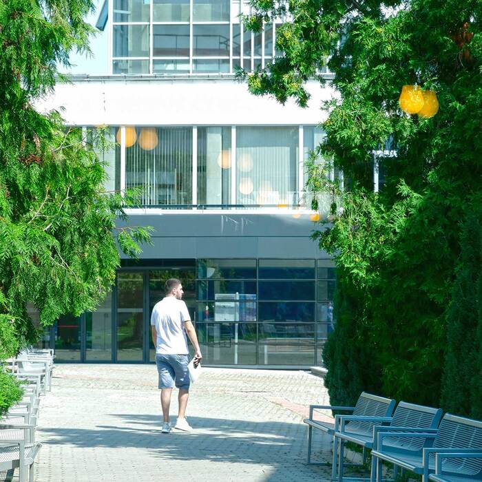 1377594_700x700_crop_478b24840a