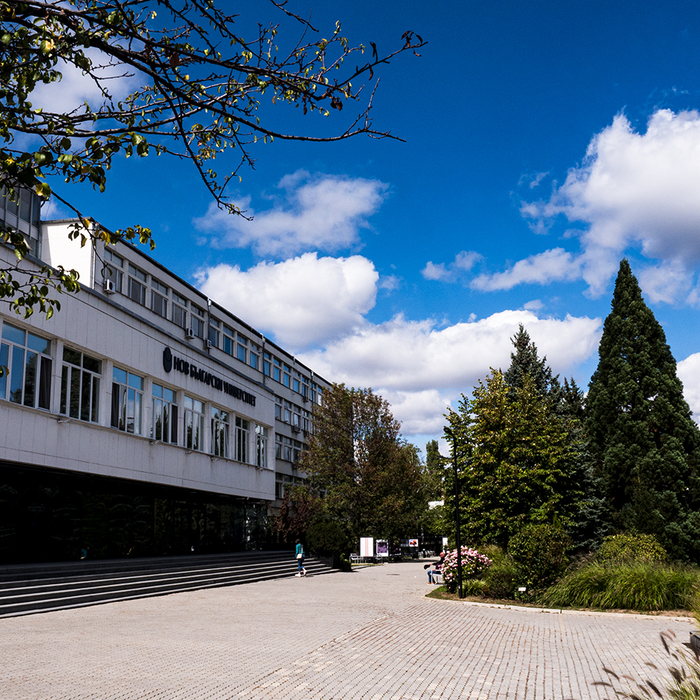 2633670-copy_700x700_crop_478b24840a