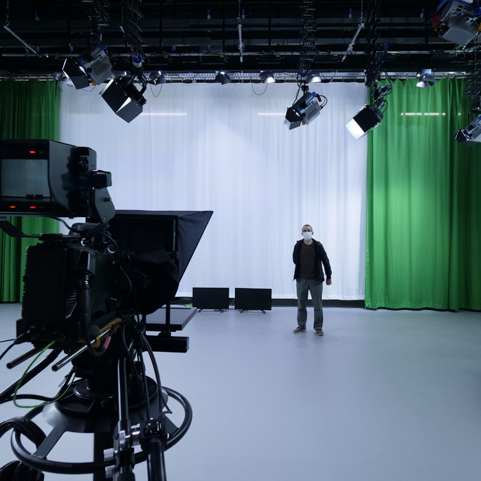 1833872_700x700_crop_478b24840a