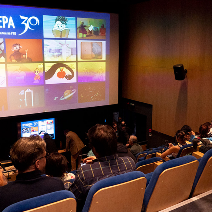 kino-salon_700x700_crop_478b24840a